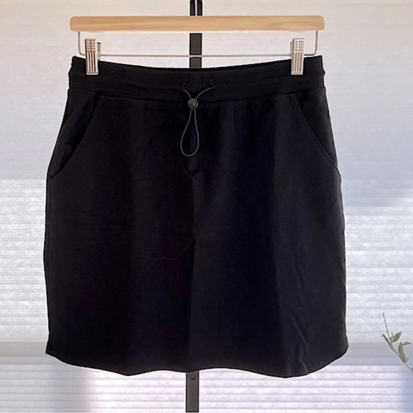 Sundry Evereve Stretch Mini Skirt Black Medium NWT Modal Cotton Casual Spring - Picture 1 of 5